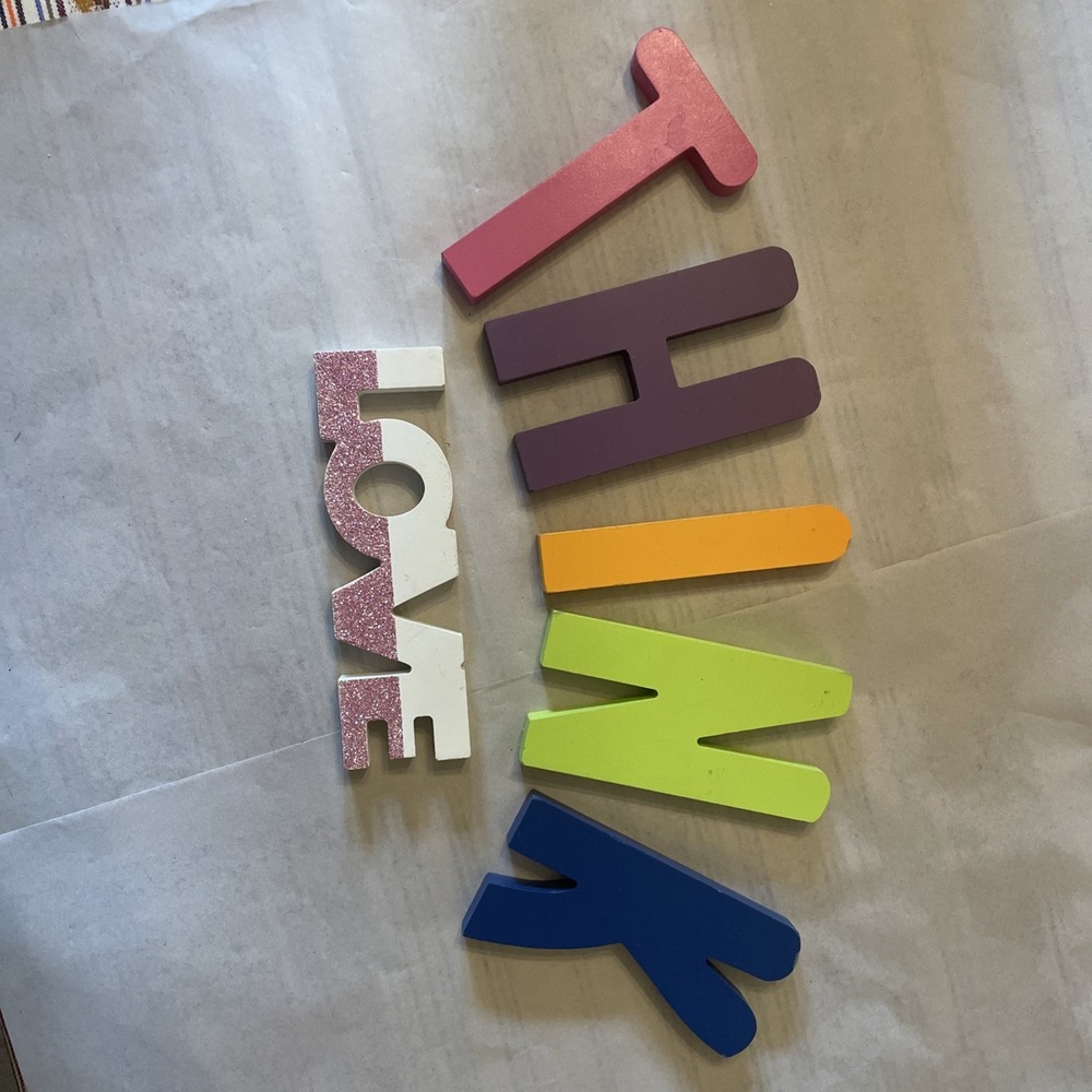 Wooden Letters Words THINK LOVE Pink‎